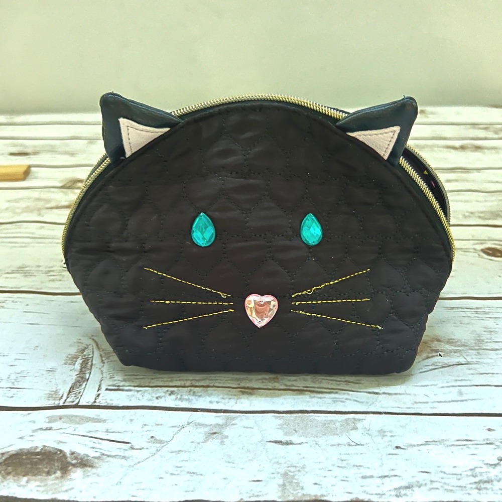 Betsey Johnson NWOT Makeup Bag Black Quilted Heart Cat Face Gemstone OS